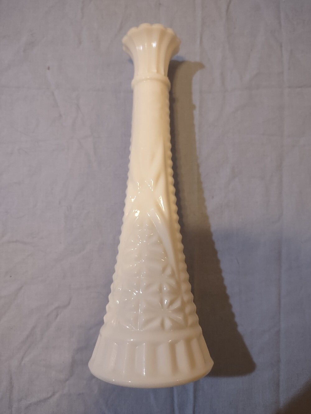 vintage Anchor Hocking milk glass bud vase Stars and Bars